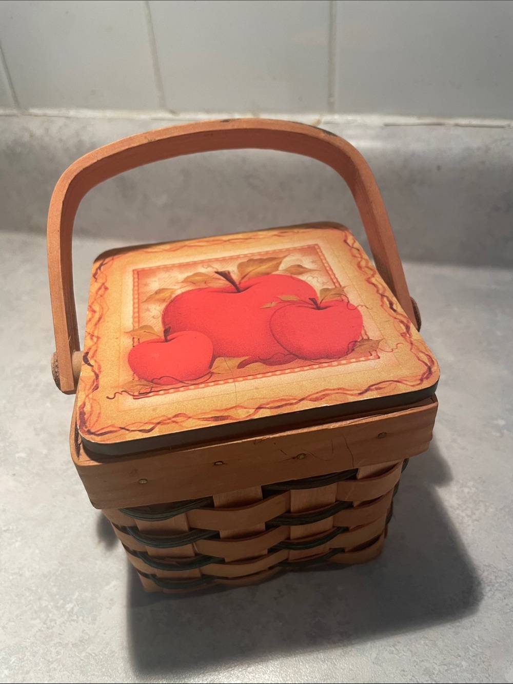 Cracker Barrel Handwoven Apple Accent Basket with Lid
